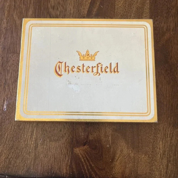 VINTAGE COLLECTIBLE EMPTY CIGARETTE TIN CHESTERFIELD FLAT 50 LIGGETT & MYERS - Picture 1 of 3